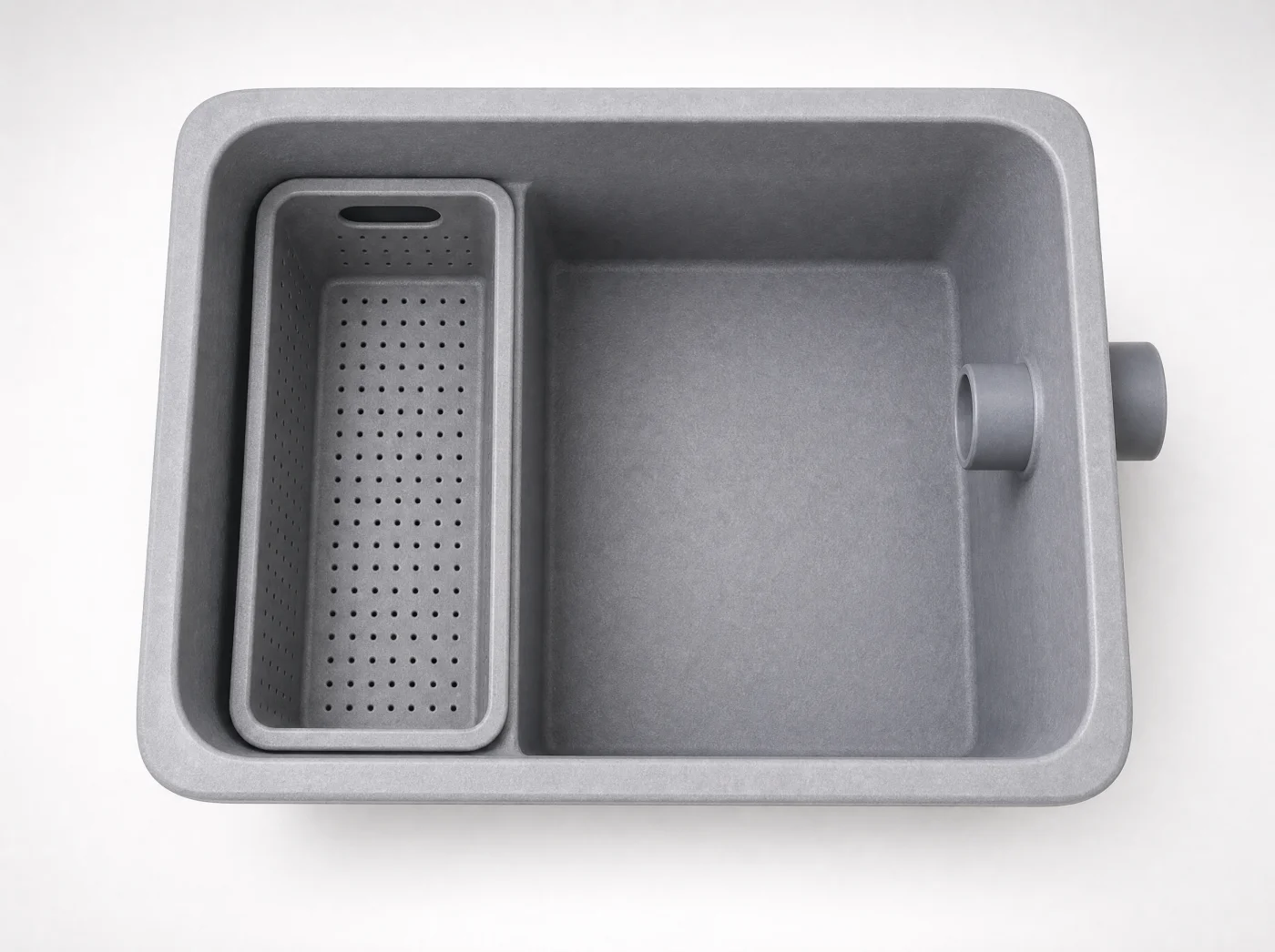 Bagian dalam grease trap fiberglass BIORICH dengan keranjang saringan lemak dan pipa outlet