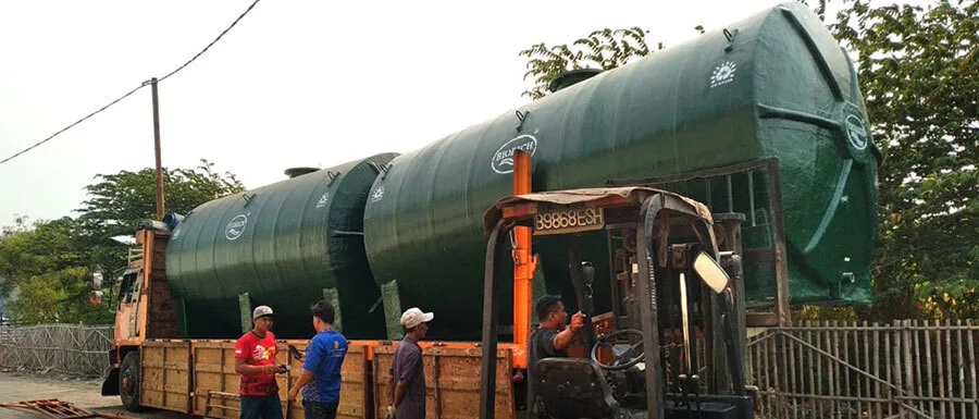 Pengiriman tangki kimia fiberglass BIORICH ukuran besar ke lokasi proyek